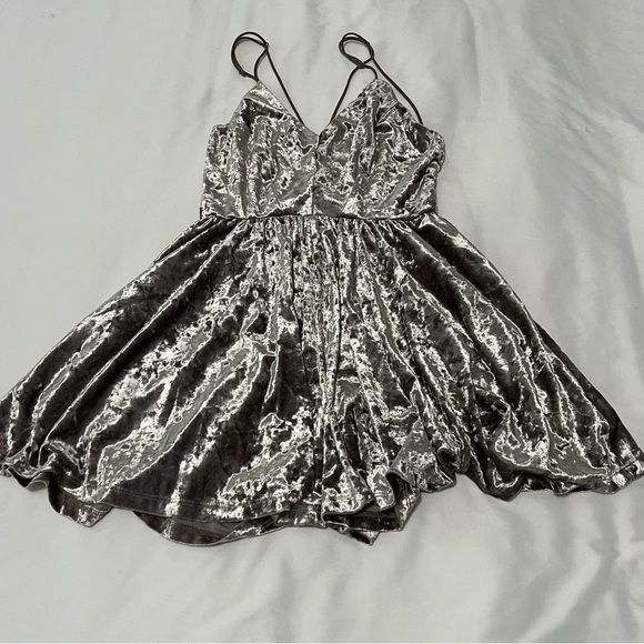 Urban Outfitters Silence & Noise Crushed Velvet Shorts Romper in Taupe - Picture 1 of 4